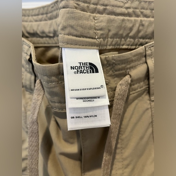 The North Face Tan Khaki Nylon Cargo Pants Womens 10 Hiking Packable Lightweight - Picture 4 of 5